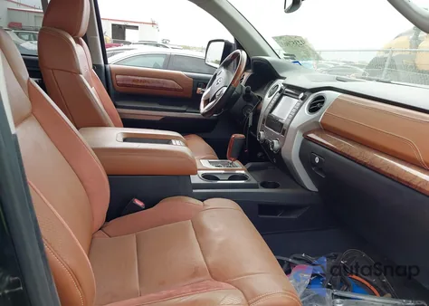 2015 Toyota Tundra Crewmax 1794/Platinum z USA, uszkodzony, nr VIN 5TFGY5F10FX184229